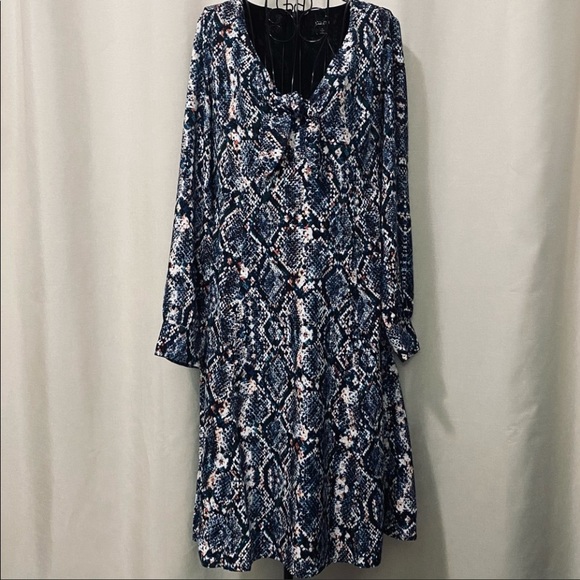 LIKE NEW Cheztu midi dress with a fit and flare feel. - Picture 5 of 9